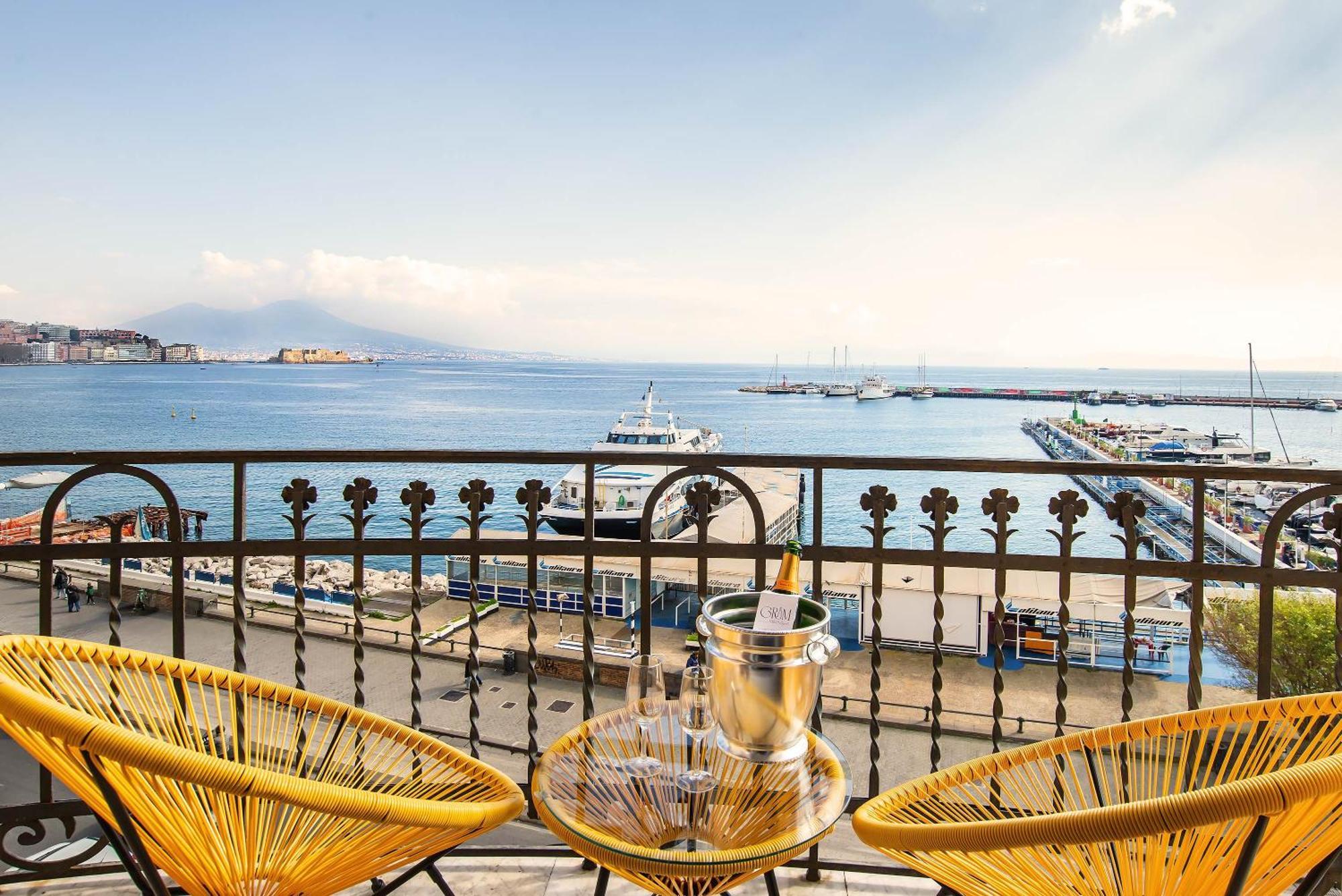 Gram Suites Naples Extérieur photo