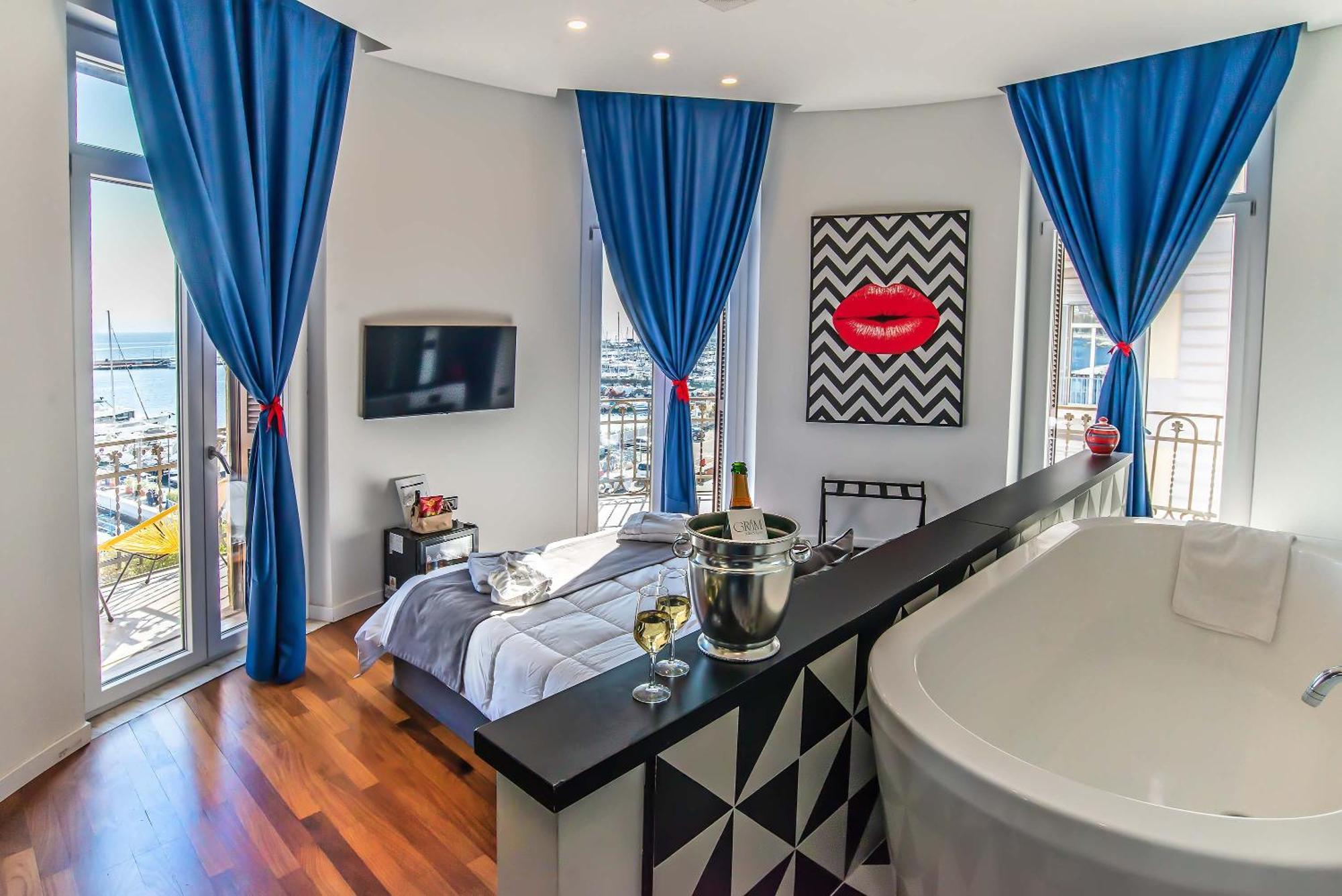 Gram Suites Naples Extérieur photo